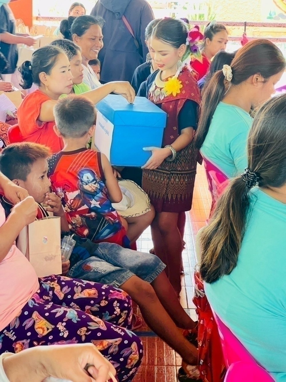 <div style='text-align:center;'><a href='img/article/art_1747372550/image/g/88eb3171339f1054a33534a3beab11a91_3797701374.jpg' target='_blank' style='color:#FFF !important;' download><b>ดาวน์โหลดรูปภาพ</b> <span style='font-size:12px;'>(1,000 x 1,334 px)</span></a></div>