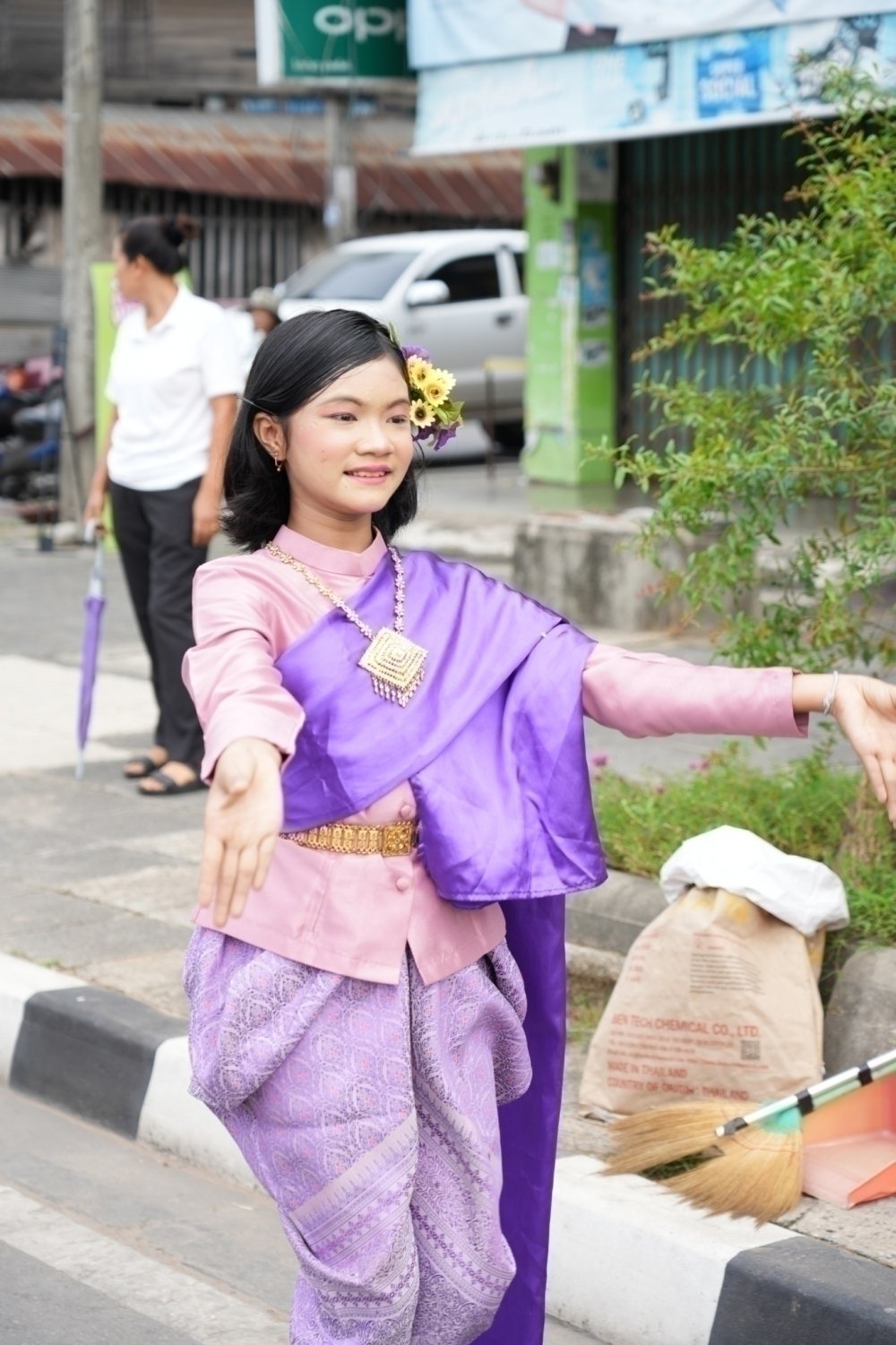 <div style='text-align:center;'><a href='img/article/art_1753071081/image/g/0c36e39df3f98a9e8b0aae60c629e3bc1_1288630377.jpg' target='_blank' style='color:#FFF !important;' download><b>ดาวน์โหลดรูปภาพ</b> <span style='font-size:12px;'>(1,000 x 1,501 px)</span></a></div>