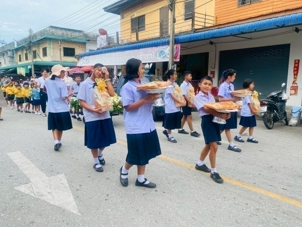 <div style='text-align:center;'><a href='img/article/art_1753071081/image/g/37b675e1810559af45853e8940f29fa21_1382378862.jpg' target='_blank' style='color:#FFF !important;' download><b>ดาวน์โหลดรูปภาพ</b> <span style='font-size:12px;'>(1,000 x 751 px)</span></a></div>