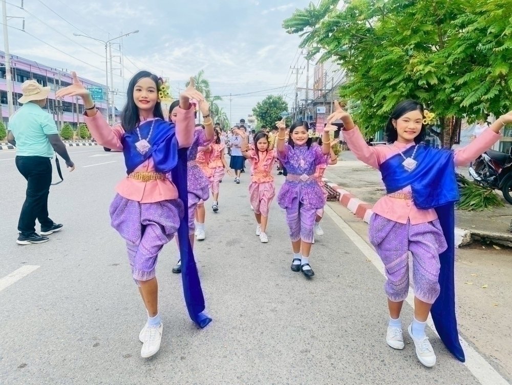 <div style='text-align:center;'><a href='img/article/art_1753071081/image/g/3e6a32d813264a1d0905e46e427ab7211_3930037199.jpg' target='_blank' style='color:#FFF !important;' download><b>ดาวน์โหลดรูปภาพ</b> <span style='font-size:12px;'>(1,000 x 751 px)</span></a></div>